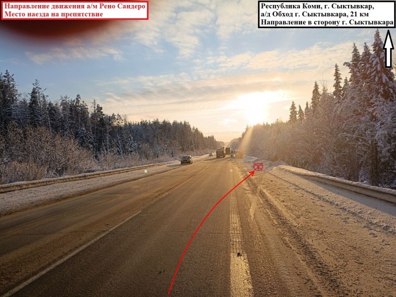 В Сыктывкаре водитель Renault Sandero припарковался в снежный бруствер и опрокинулся 