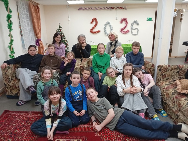 Подарки под елкой, активные игры и лакомства своими руками: как проходят зимние каникулы в детских домах и школах-интернатах Коми