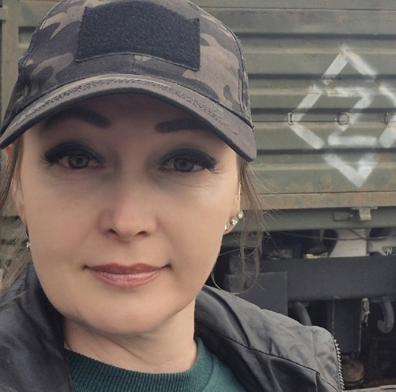 "Невозможно остановиться и бросить тех, кто на передовой": как волонтер из Сыктывкара три года координирует помощь бойцам СВО 