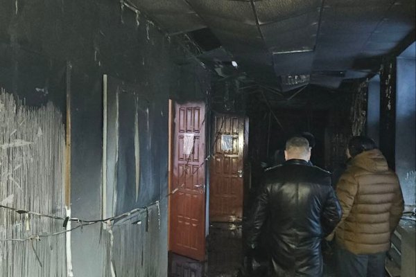 Обнародованы фото и видео с места пожара в центре профподготовки МВД Коми 
