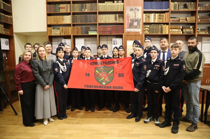Нацмузею Коми передано знамя 1486-го гвардейского Ленинградского мотострелкового полка