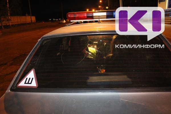 В Выльгорте у многодетной матери конфисковали автомобиль за повторное вождение в пьяном виде