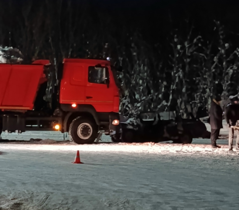 В Инте при столкновении ВАЗ-2104 и КамАЗа погиб водитель легковушки