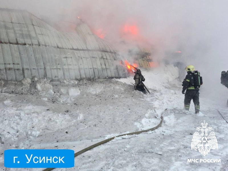 В Усинске 28-летний мужчина пострадал при возгорании ангара площадью 700 квадратных метров