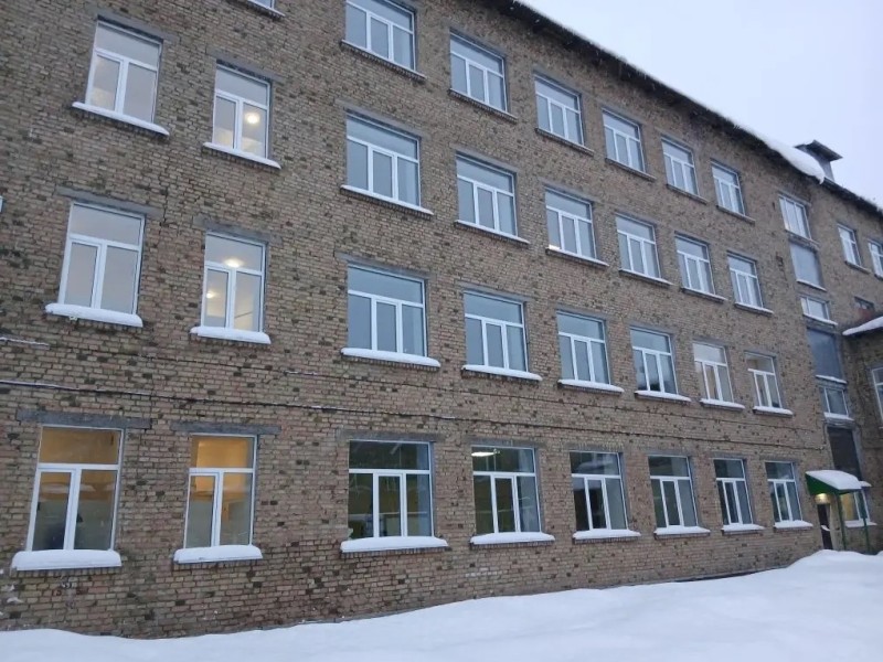 В Инте в "Гимназии № 2" заменили окна
