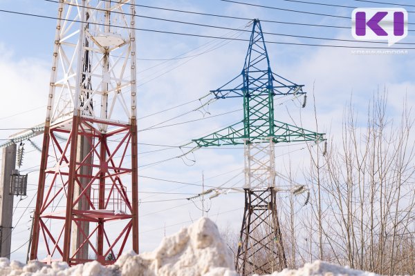 В Сыктывкаре нашли опоры с незаконно размещенными линиями связи