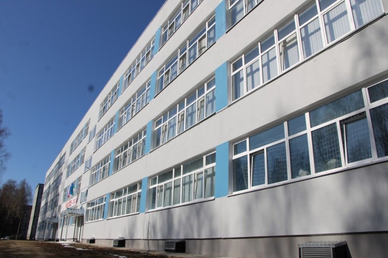 Выполнение народной программы "Единой России" обеспечило местами в школах 1,1 миллиона учеников по всей стране