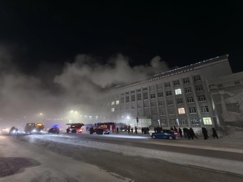 Пожар во Дворце творчества в Воркуте: эвакуированы 80 человек, прокуратура проводит проверку