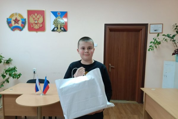 Ростислав Гольдштейн исполнил мечту 11-летнего Егора из ЛНР