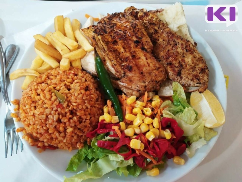 Госучреждениям Коми рекомендовали взыскивать ущерб за некачественное питание с поставщиков 