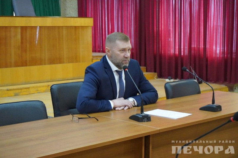 Мэр Печоры Олег Шутов извинился за эмоциональную фразу про "скулеж" тренеров