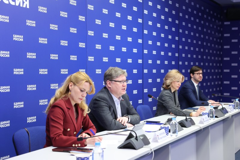 Андрей Исаев: При поддержке "Единой России" трудоустроены 580 тысяч человек