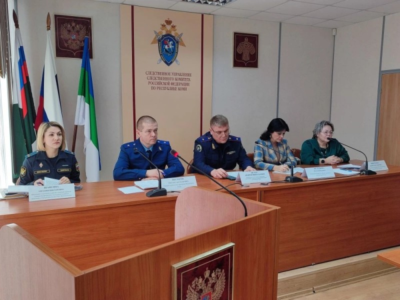 Представители СУСК, прокуратуры, трудинспекции встретились с работниками Дорожного управления Воркуты