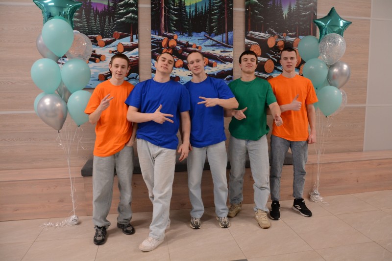 Кадры для лесной отрасли готовят лучшие: Сыктывкарскому лесопромышленному техникуму 60 лет 

