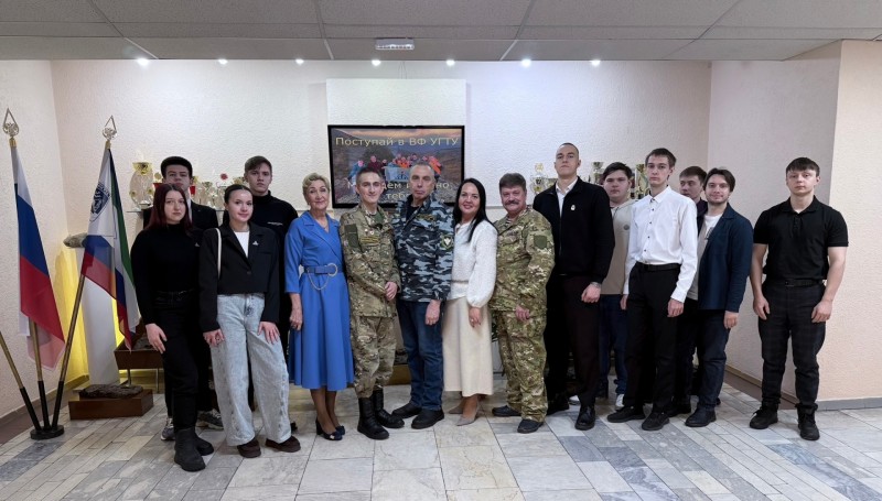 Участник программы "Пера. Путь героя" Игорь Некрасов провел "Уроки мужества" для молодежи Воркуты