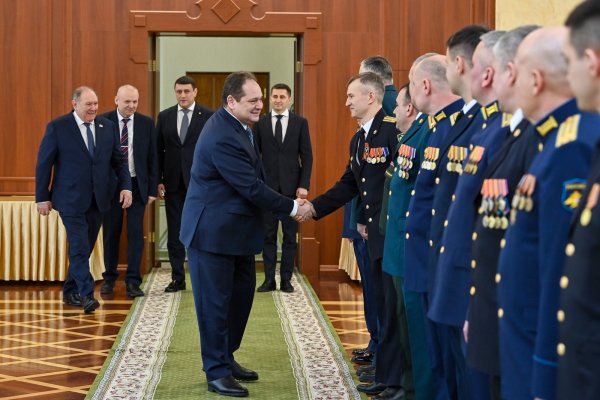 Ростислав Гольдштейн поздравил офицеров с наступающим Днём защитника Отечества

