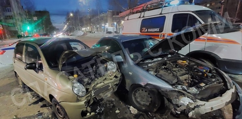 В Ухте после столкновения двух Daewoo в больницу попала девочка