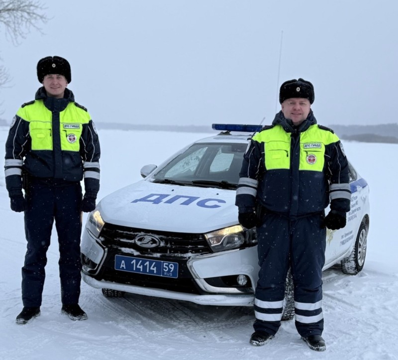 Полицейские в Пермском крае спасли водителя с инсультом после звонка его дочери из Коми