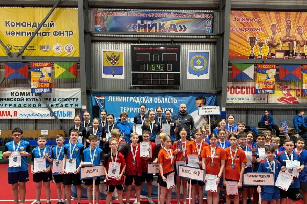 Серебро выиграли теннисисты Коми на первенстве СЗФО