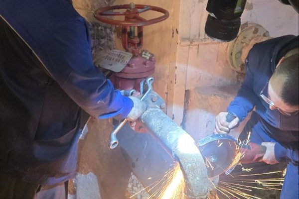 В Печоре на котельной №4 после прорыва трубы идут аварийно-восстановительные работы