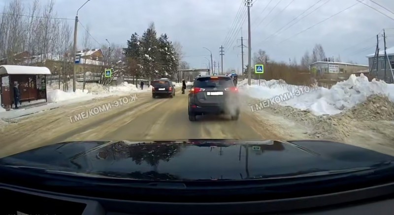 В Сыктывкаре привлекли к ответственности водителя "Мерседеса", грубо нарушившего ПДД