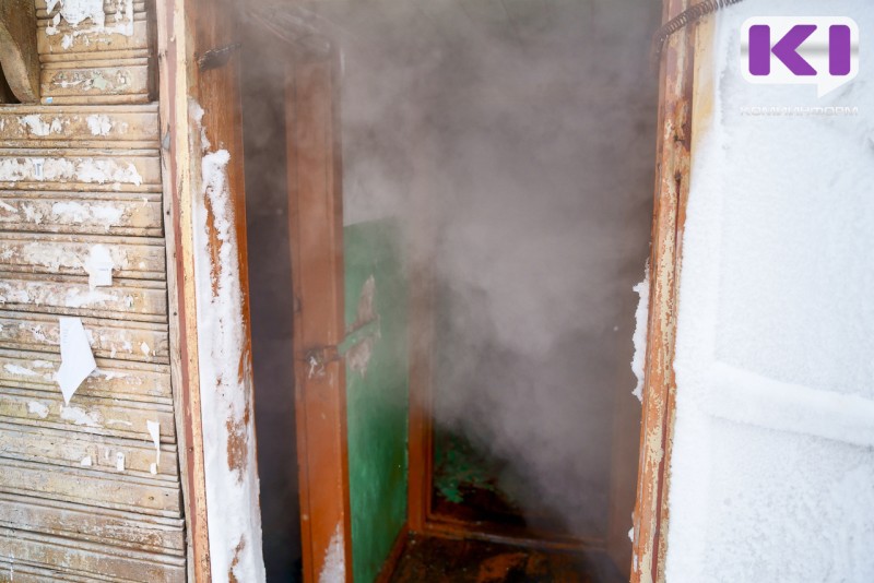 В Сыктывкаре повторно возбудили уголовное дело после пожара в аварийном доме, который не расселяли с 2018 года