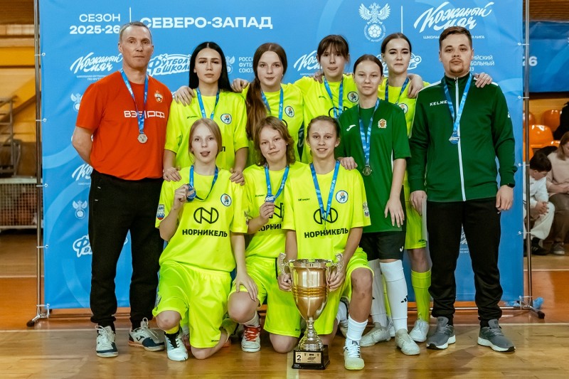 Жешартские футболистки стали призерами Школьной футбольной лиги "Кожаный мяч"