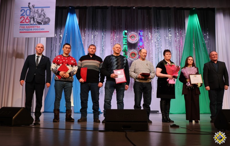 В Инте на фестивале "Сельские самоцветы-2026" наградили тружеников тундры и педагогов 

