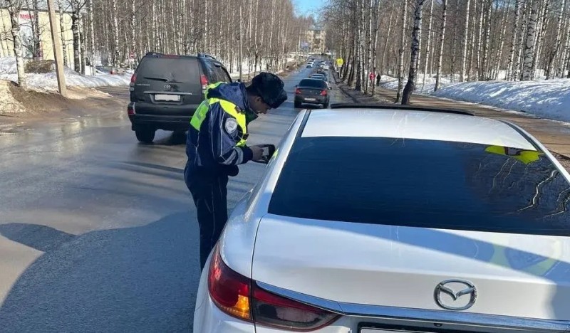 В Коми благодаря слаженной работе с автоинспекцией приставы арестовали четыре автомобиля должников

