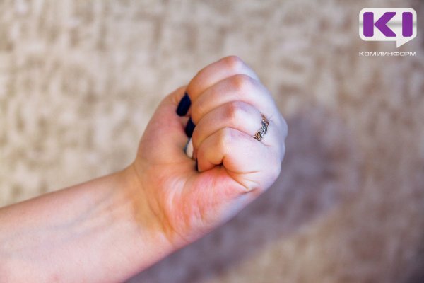 В Прилузье суд защитил 17-летнюю девушку от пенсионерки 