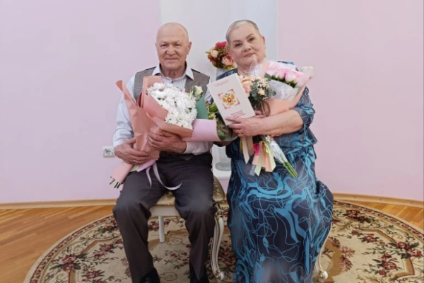 Супруги Гурьевы отметили золотую свадьбу в Сыктывкаре