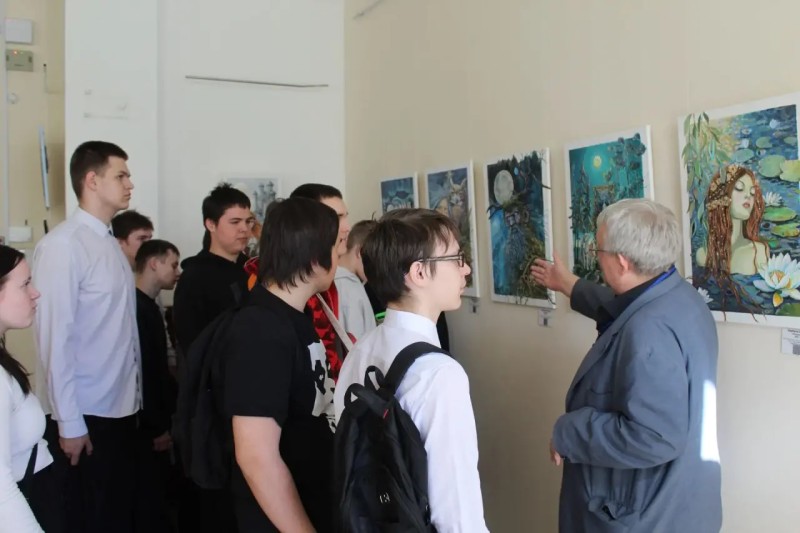 "Единая Россия" организовала экскурсию для школьников в выльгортском музее