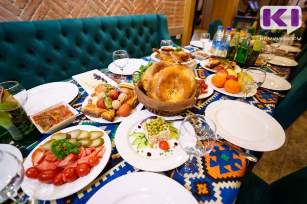 Предприниматели Печоры, Усинска и Сыктывкара просят разрешить иностранцам работать в ресторанах и кафе