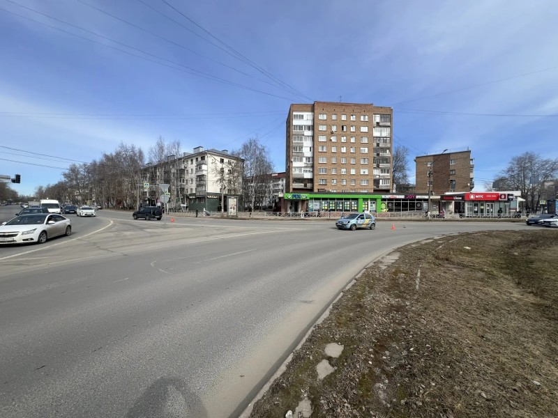 Нетрезвый водитель спровоцировал ДТП с учебным автомобилем на "кольце" в Сыктывкаре