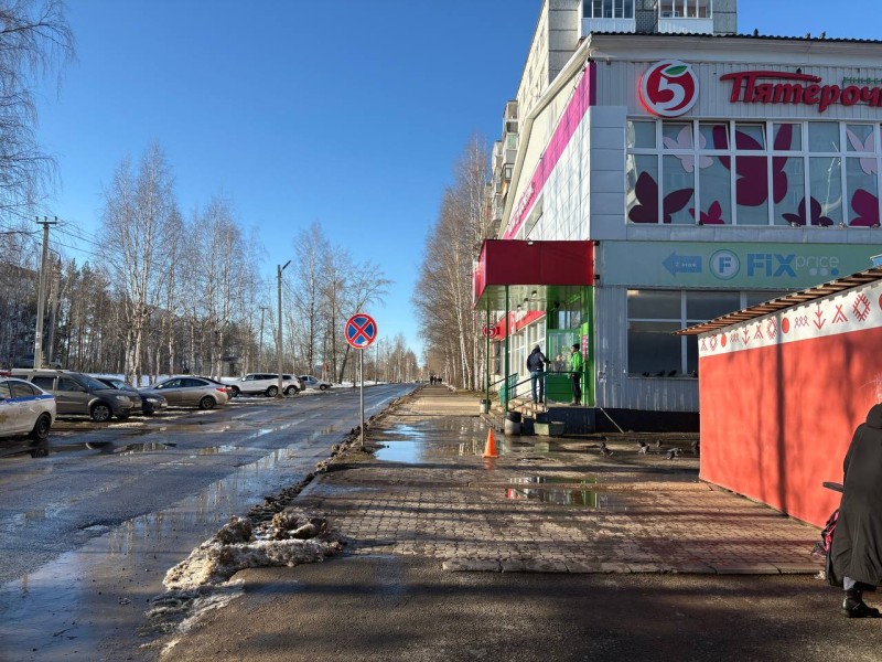 В Эжве велосипедист сбил женщину и скрылся с места ДТП