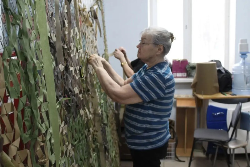 Руководитель исполкома "Единой России" в Коми встретилась с волонтерами группы "Неравнодушные сердца"