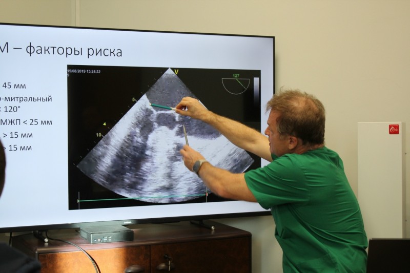 Первая "ласточка": в Кардиодиспансере Коми начали проводить малоинвазивные операции на открытом сердце через боковой разрез