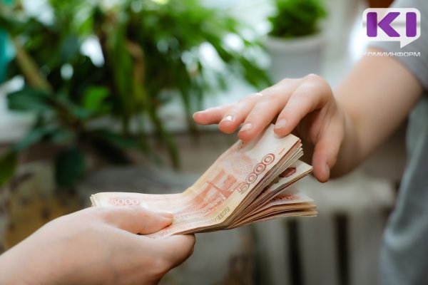 Жителям Коми в начале 2026 года стали предлагать зарплату почти на 19 тысяч рублей больше