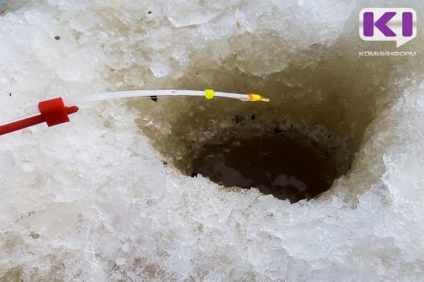 В Ухте дедушка привел внука на рыбалку, которая едва не окончилась трагедией