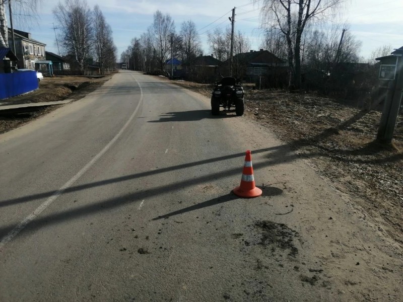 В Усть-Вымском районе нетрезвый водитель без прав опрокинулся на квадроцикле и получил переломы