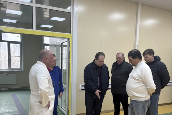 Ростислав Гольдштейн осмотрел новое модульное приемное отделение Эжвинской больницы