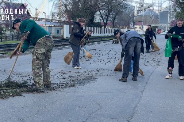 Приехали учить - остались помогать: активисты из Коми поддержали Туапсе после атаки дронов

