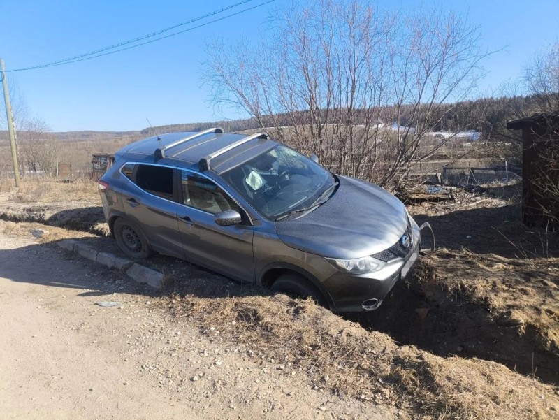 Под Ухтой нетрезвый водитель Nissan в результате ДТП попал в больницу
