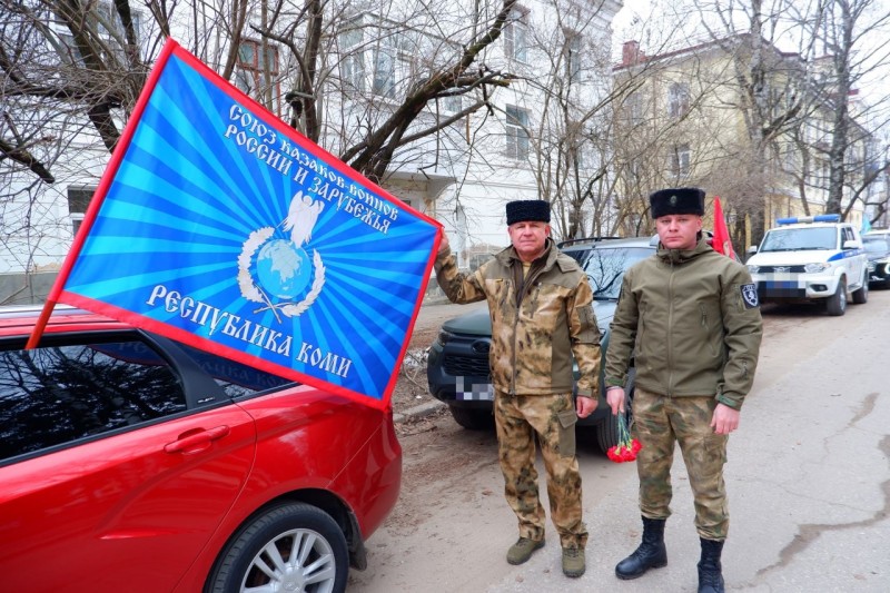 "Часть неразрывной связи времён": в Сыктывкаре прошел автопробег перед "Диктантом Победы"
