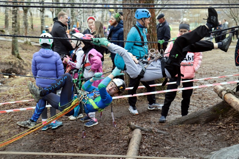 Спорт в комфортных условиях: туристы побывали в обновленной школе Визинги 