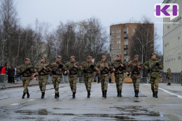 Шинели в стилистике Великой Отечественной, раскатистое 
