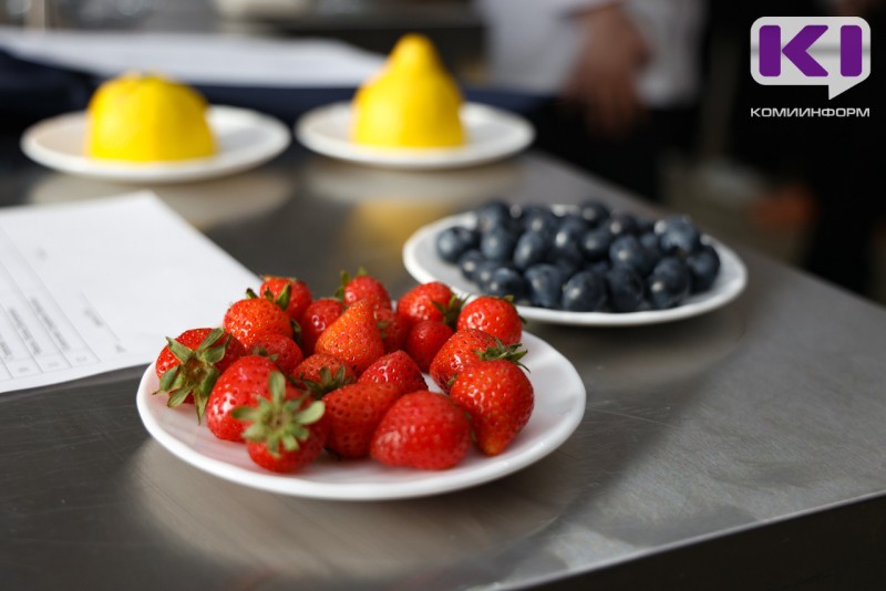 Пошаговый весенний уход за клубникой - Россельхозцентр дал ценные советы 