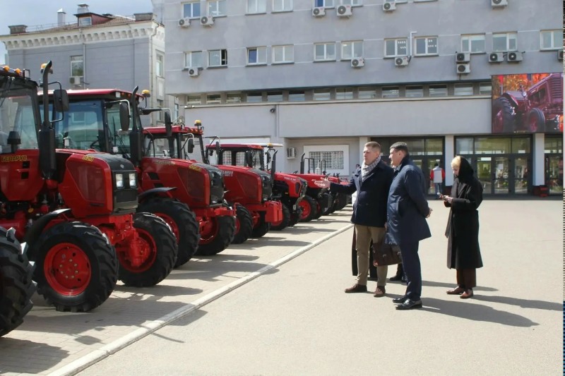 Дмитрий Братыненко обсудил с белорусскими машиностроителями вопрос поставки техники в Коми