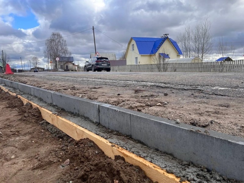 В Корткеросе продолжается благоустройство тротуаров

