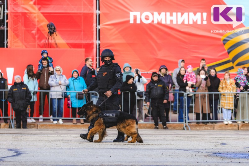 Огонь, щит и дрон: как на показательных выступлениях на Стефановской площади обезвреживали преступников и тушили пожар